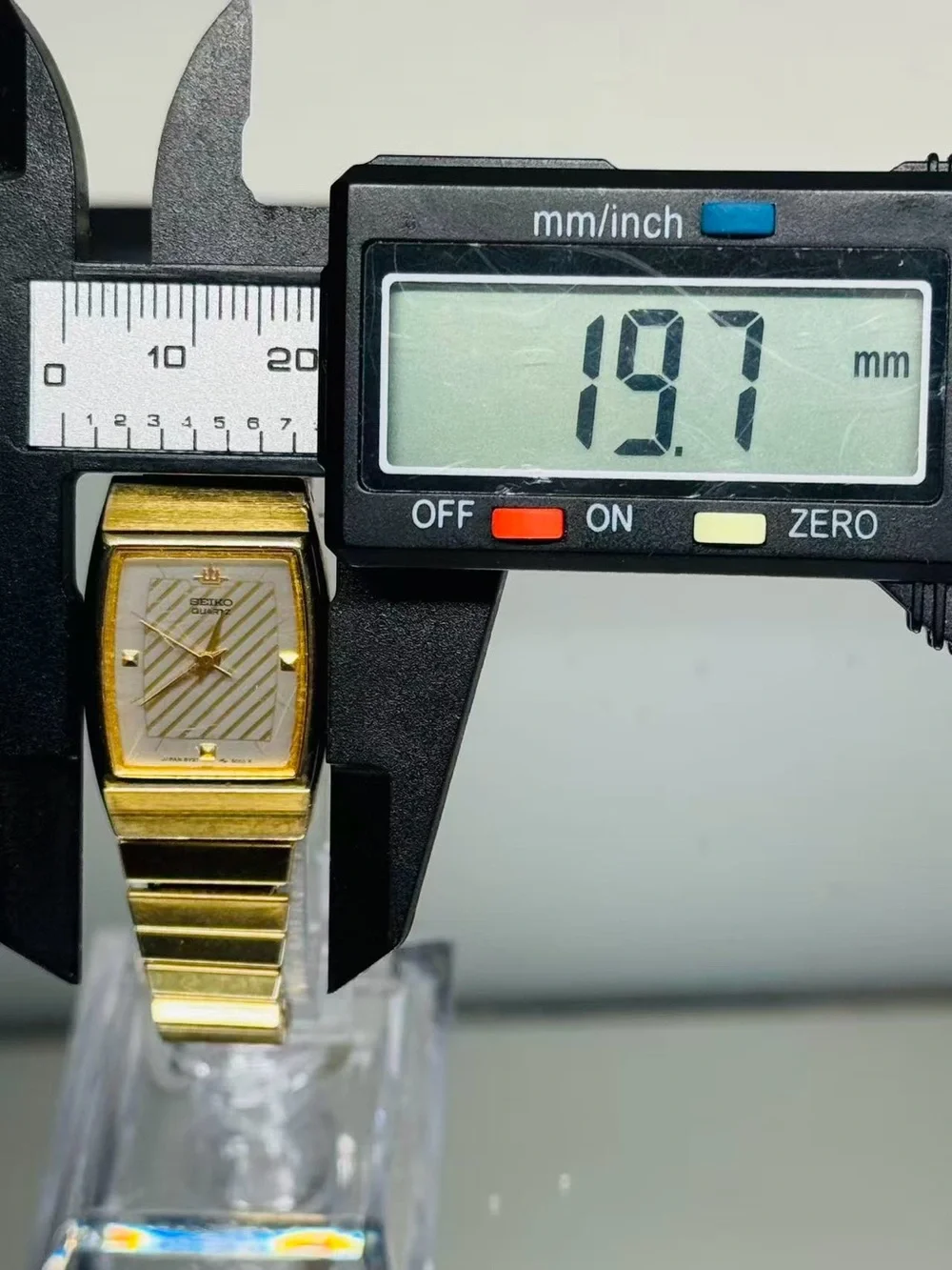 Vintage Seiko Quartz Gold Tone 19mm Women’s Dress Watch Stretch New Battery Runs